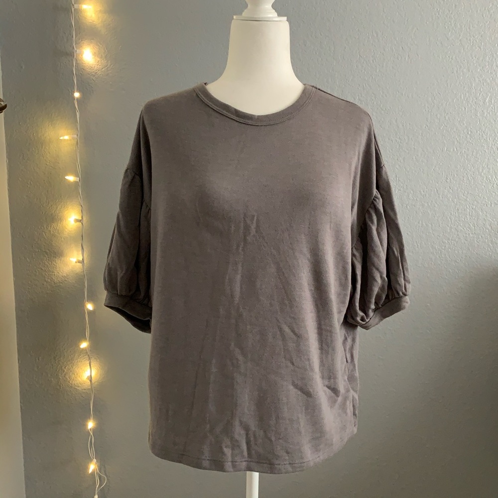 Gray puff sleeve top